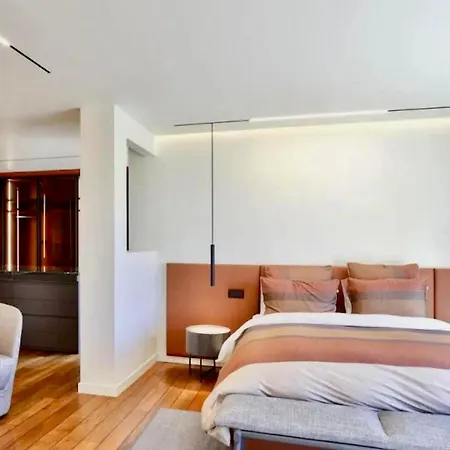 Luxurious Premier Location Private Pool *