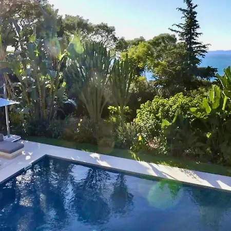 Luxurious Premier Location Private Pool